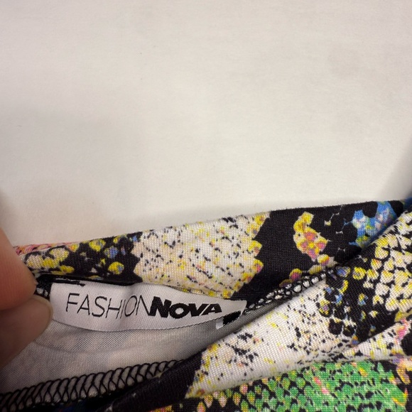 Matching t-shirt and biker shorts set - Picture 4 of 4